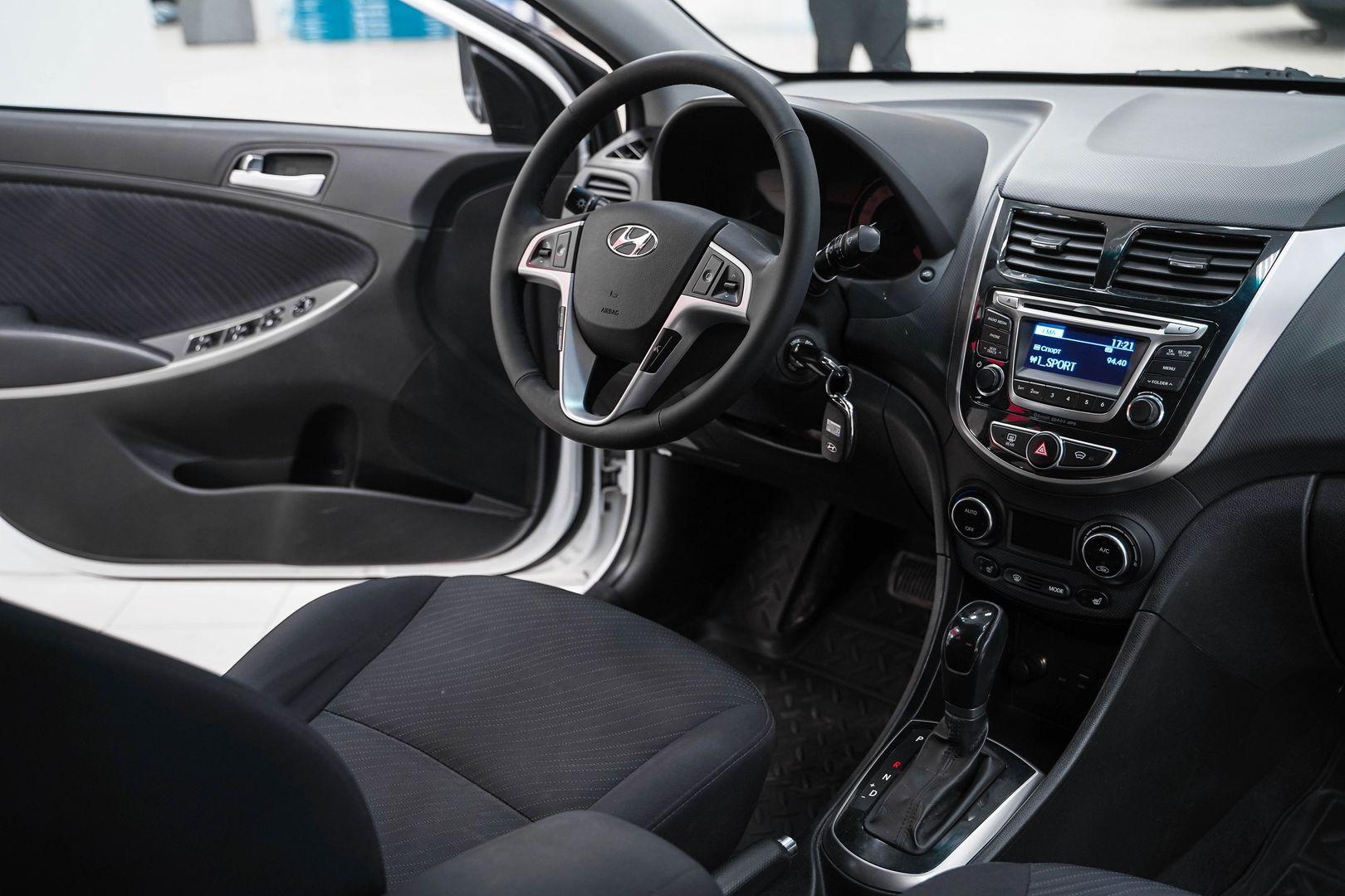 Hyundai Solaris 2014, белый, ДЦ Орехово