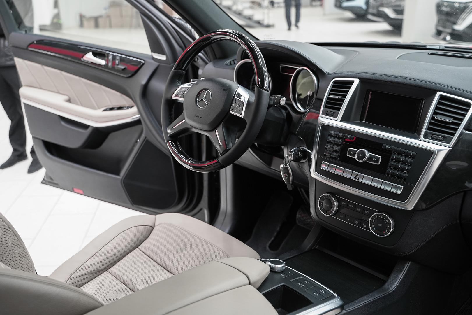Mercedes-Benz GL-Класс 2014, черный, ДЦ Орехово