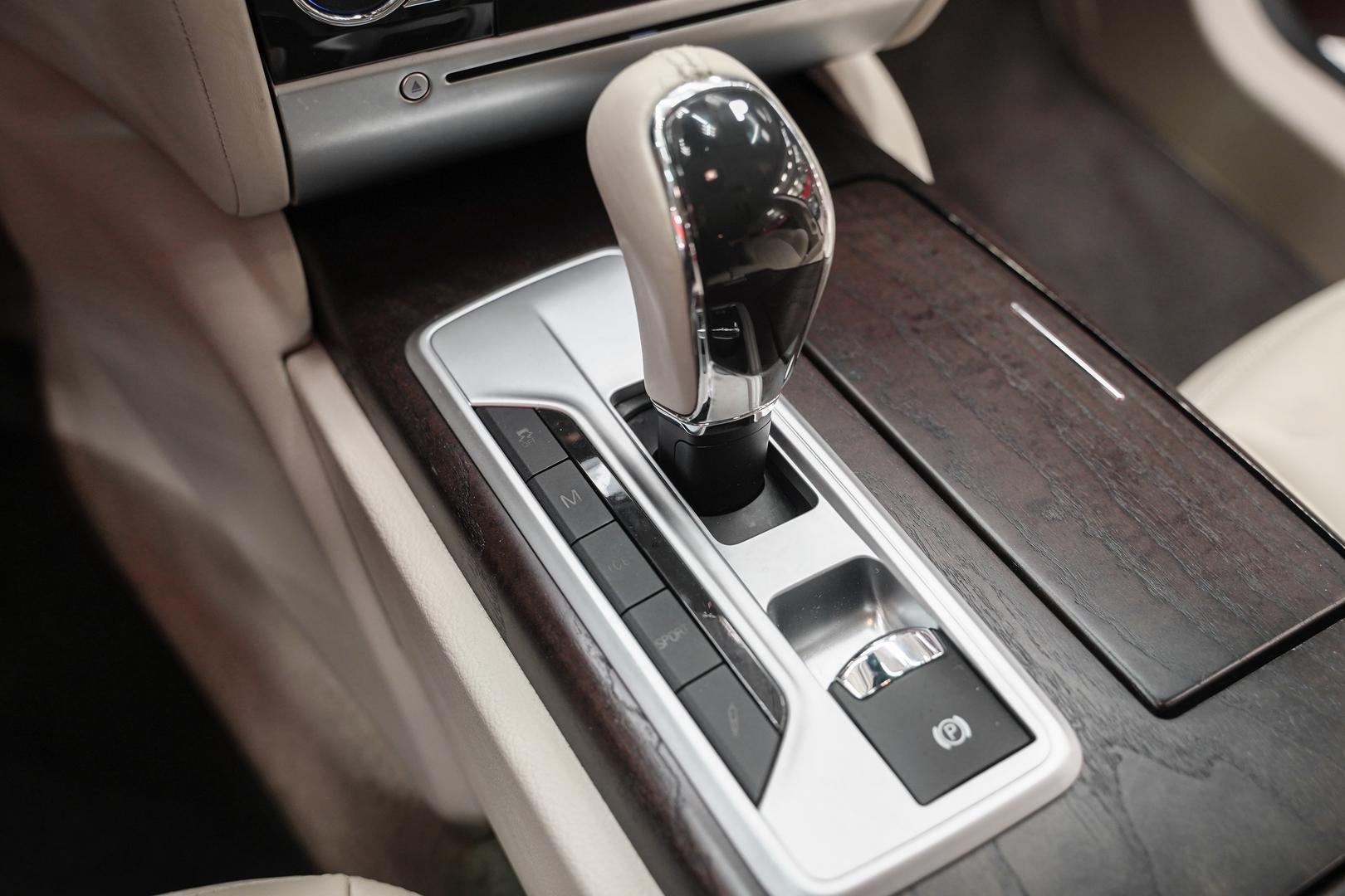 Maserati Quattroporte 2015, пурпурный, ДЦ Орехово