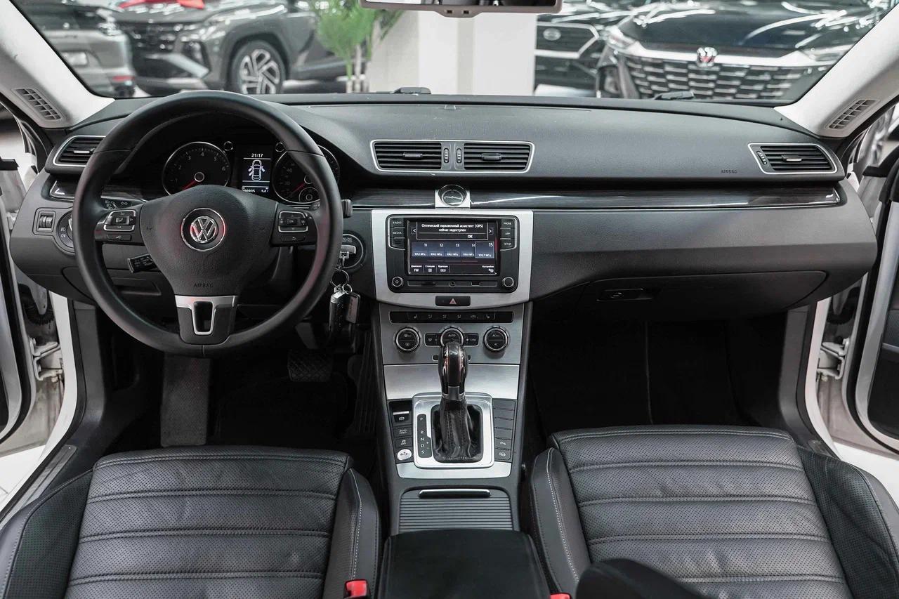 Volkswagen Passat CC 2012, белый, ДЦ Орехово
