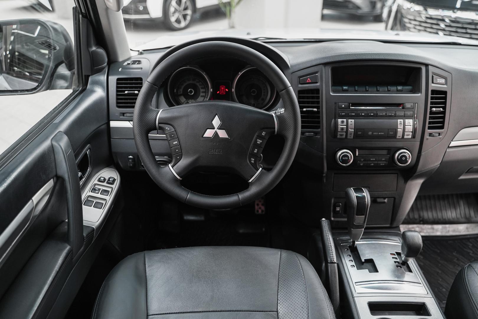 Mitsubishi Pajero 2011, серебряный, ДЦ Орехово