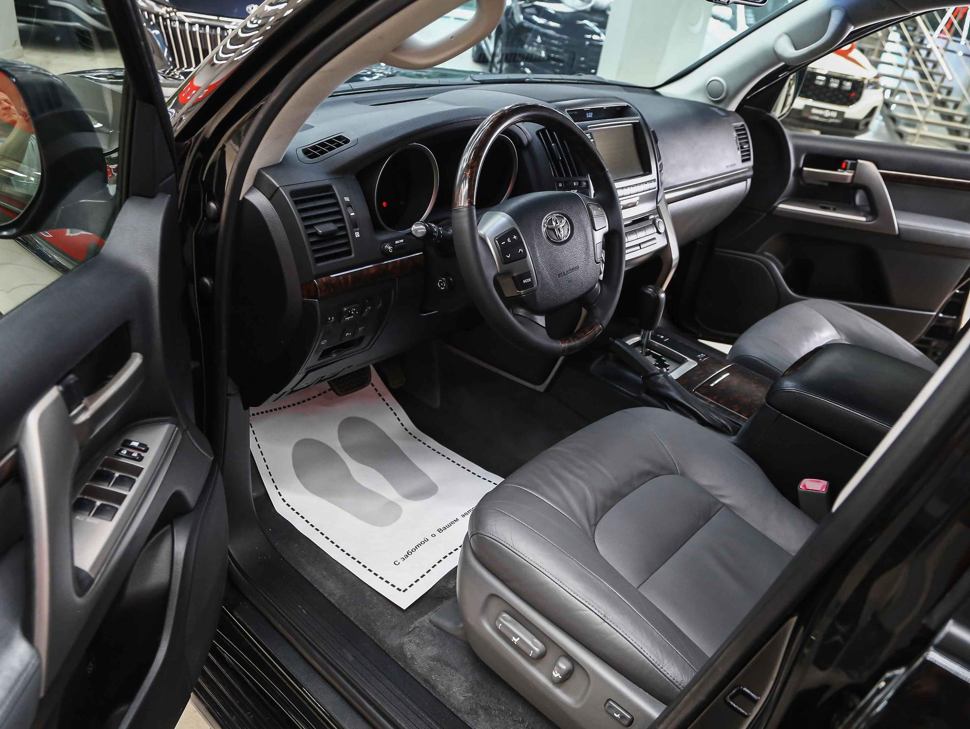 Toyota Land Cruiser 2009, черный, ДЦ Орехово