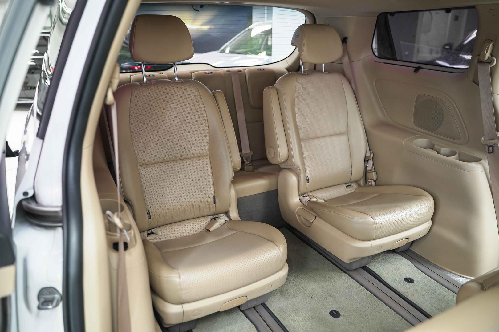 Kia Carnival 2018, белый, ДЦ Орехово