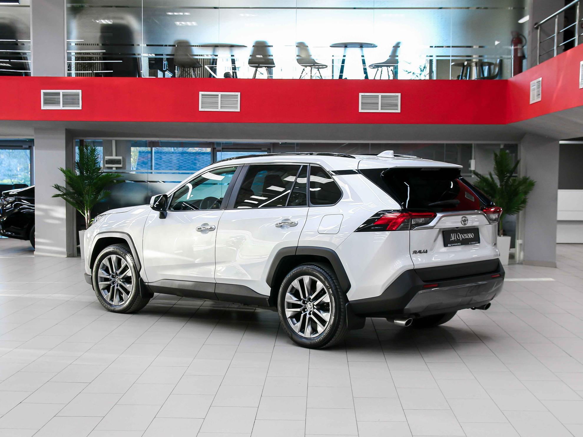 Toyota RAV4 2019, белый, ДЦ Орехово