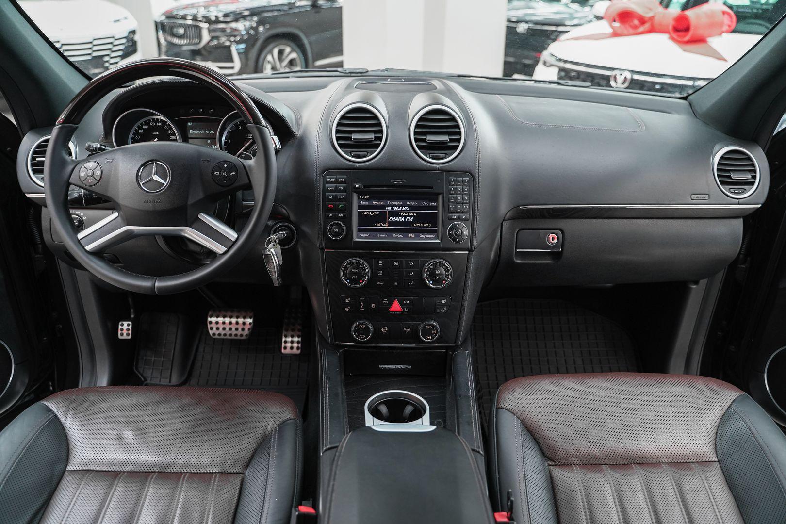 Mercedes-Benz GL-Класс 2011, черный, ДЦ Орехово