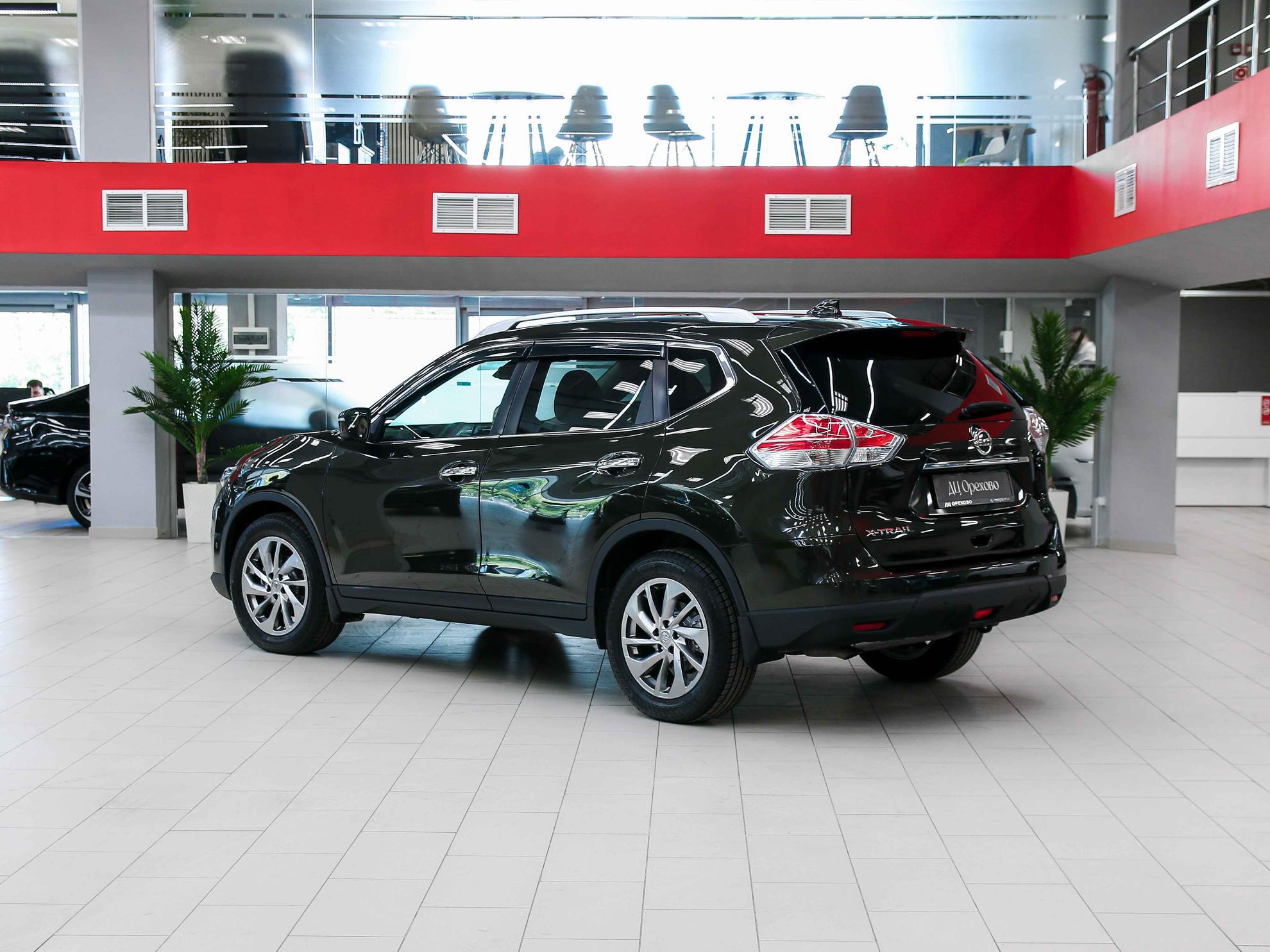 Nissan X-Trail 2017, зеленый, ДЦ Орехово