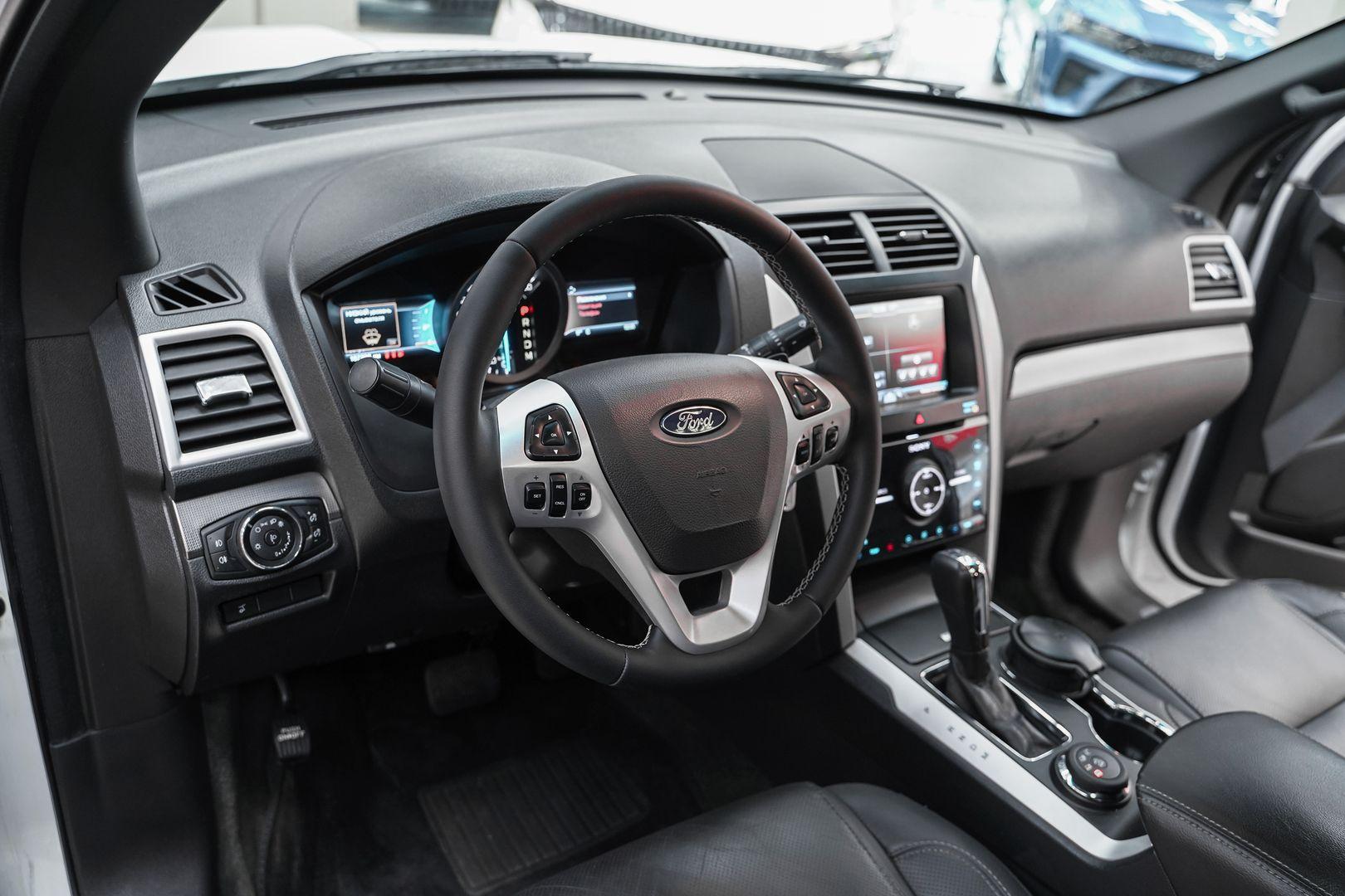 Ford Explorer 2014, белый, ДЦ Орехово