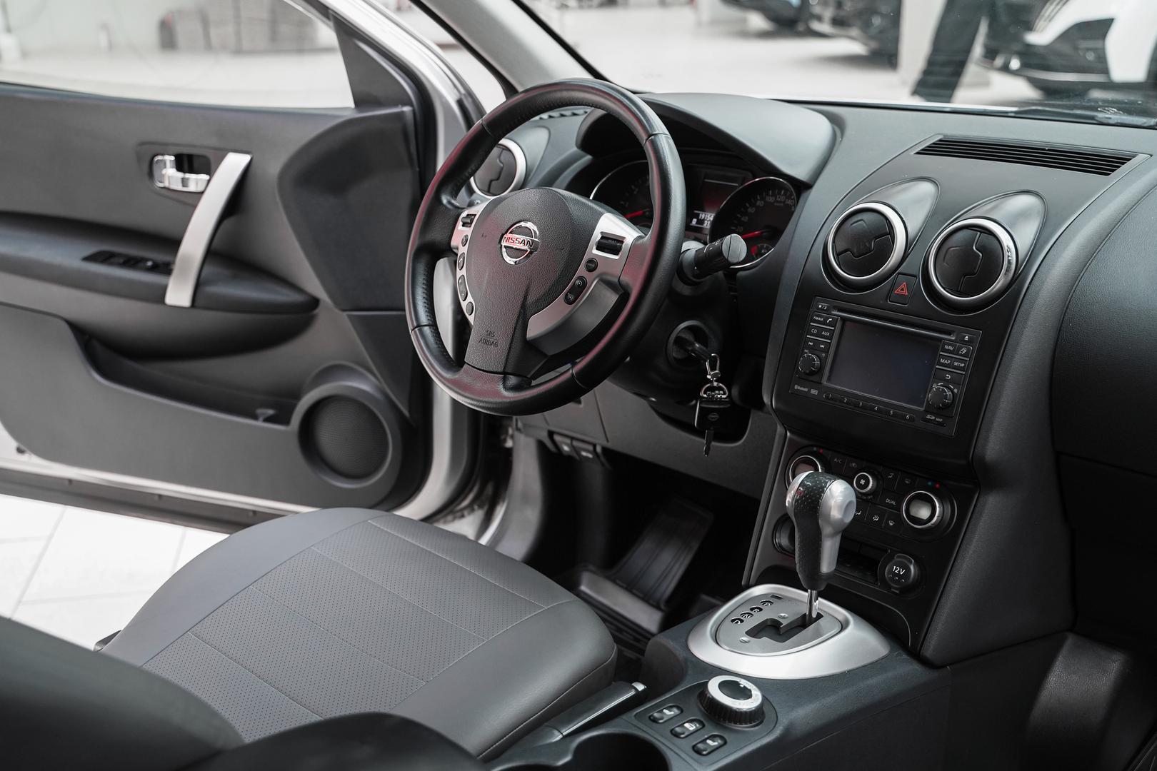 Nissan Qashqai 2010, серебряный, ДЦ Орехово