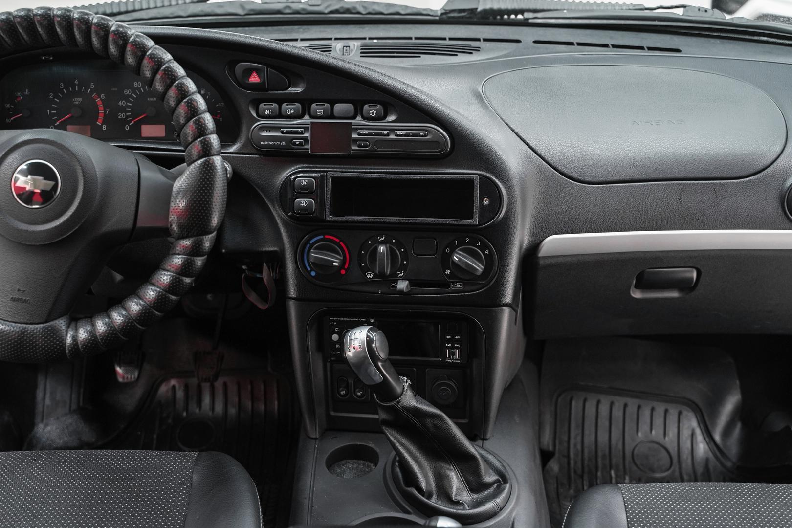 Chevrolet Niva 2014, серый, ДЦ Орехово