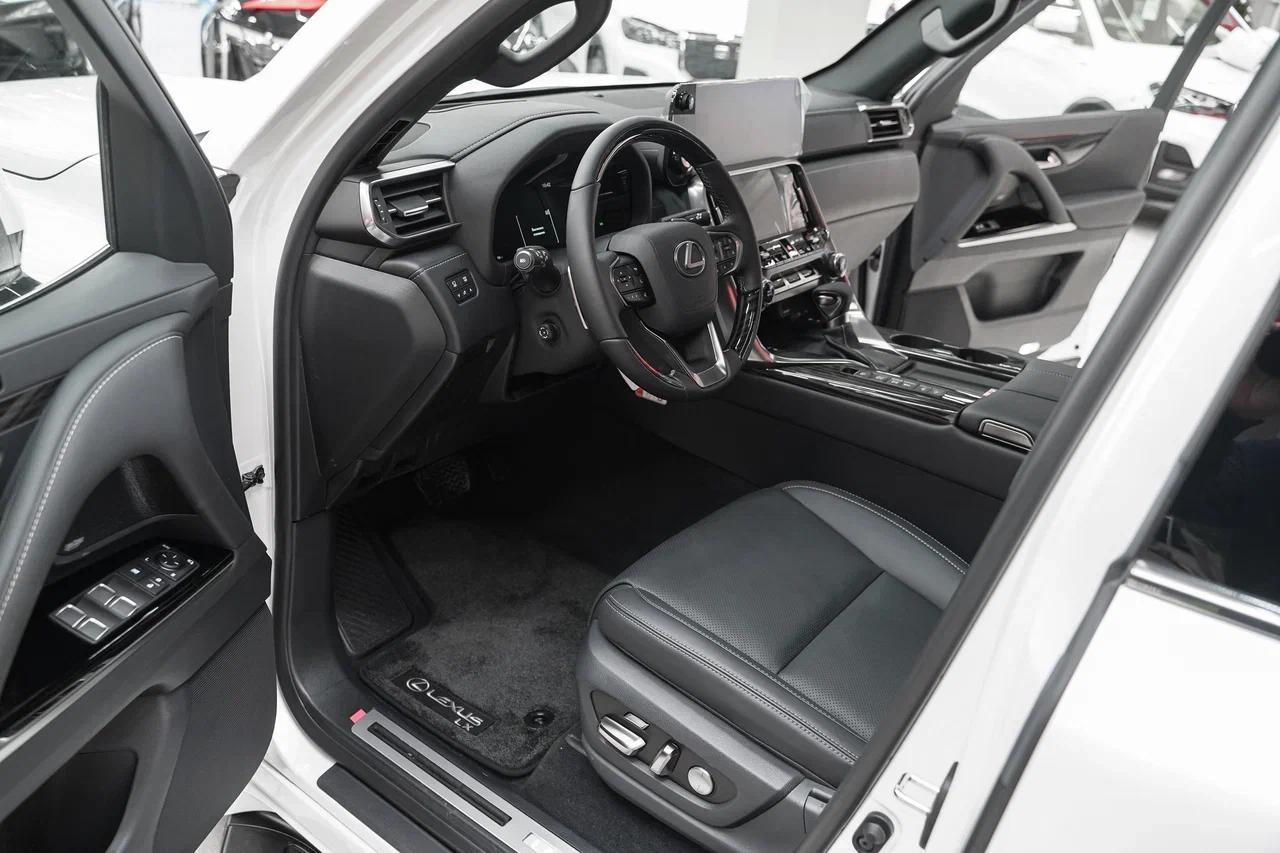 Lexus LX 2025, белый, ДЦ Орехово