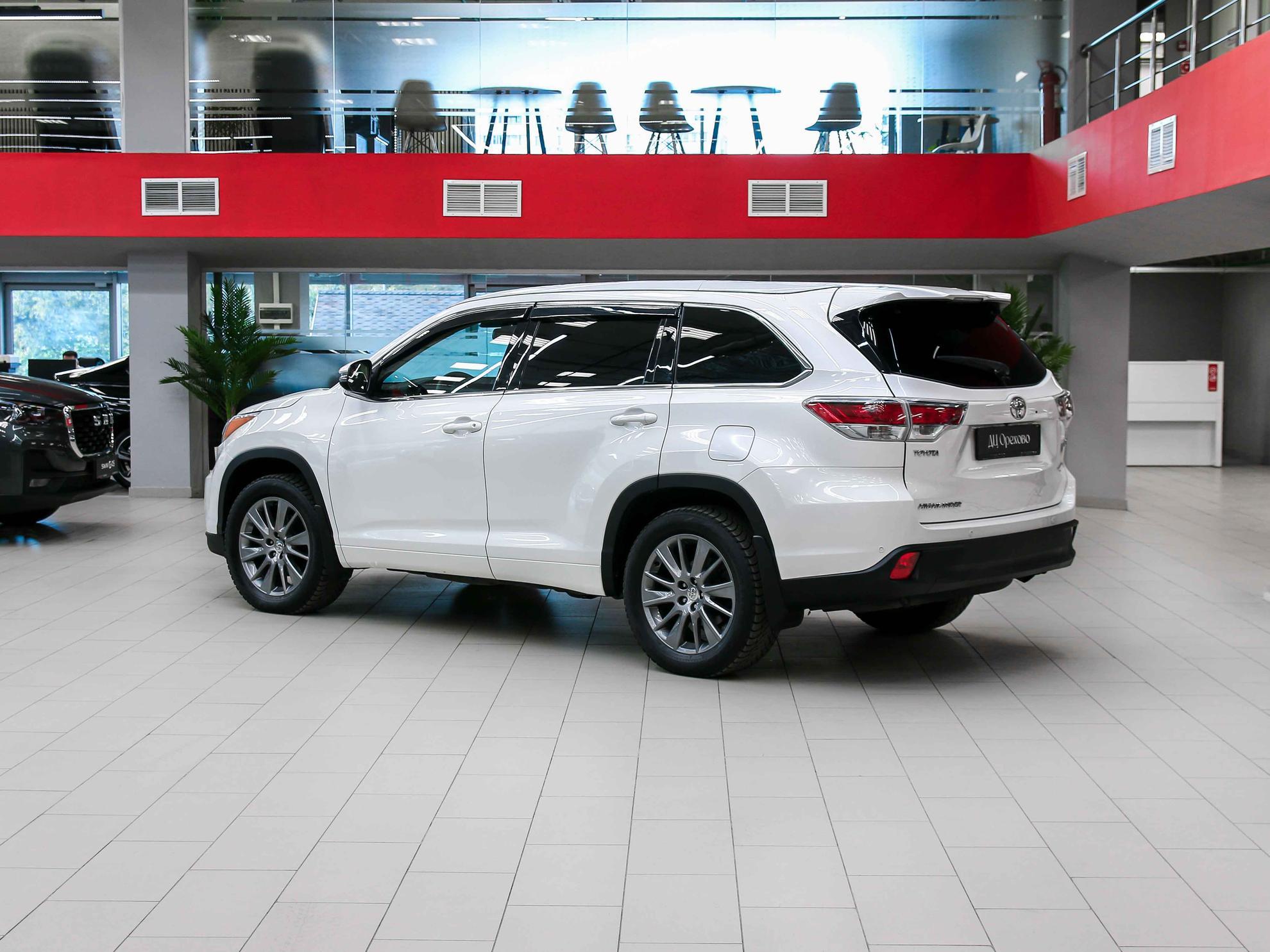 Toyota Highlander 2015, белый, ДЦ Орехово