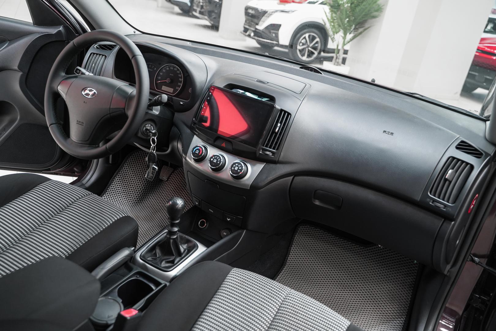 Hyundai Elantra 2010, красный, ДЦ Орехово