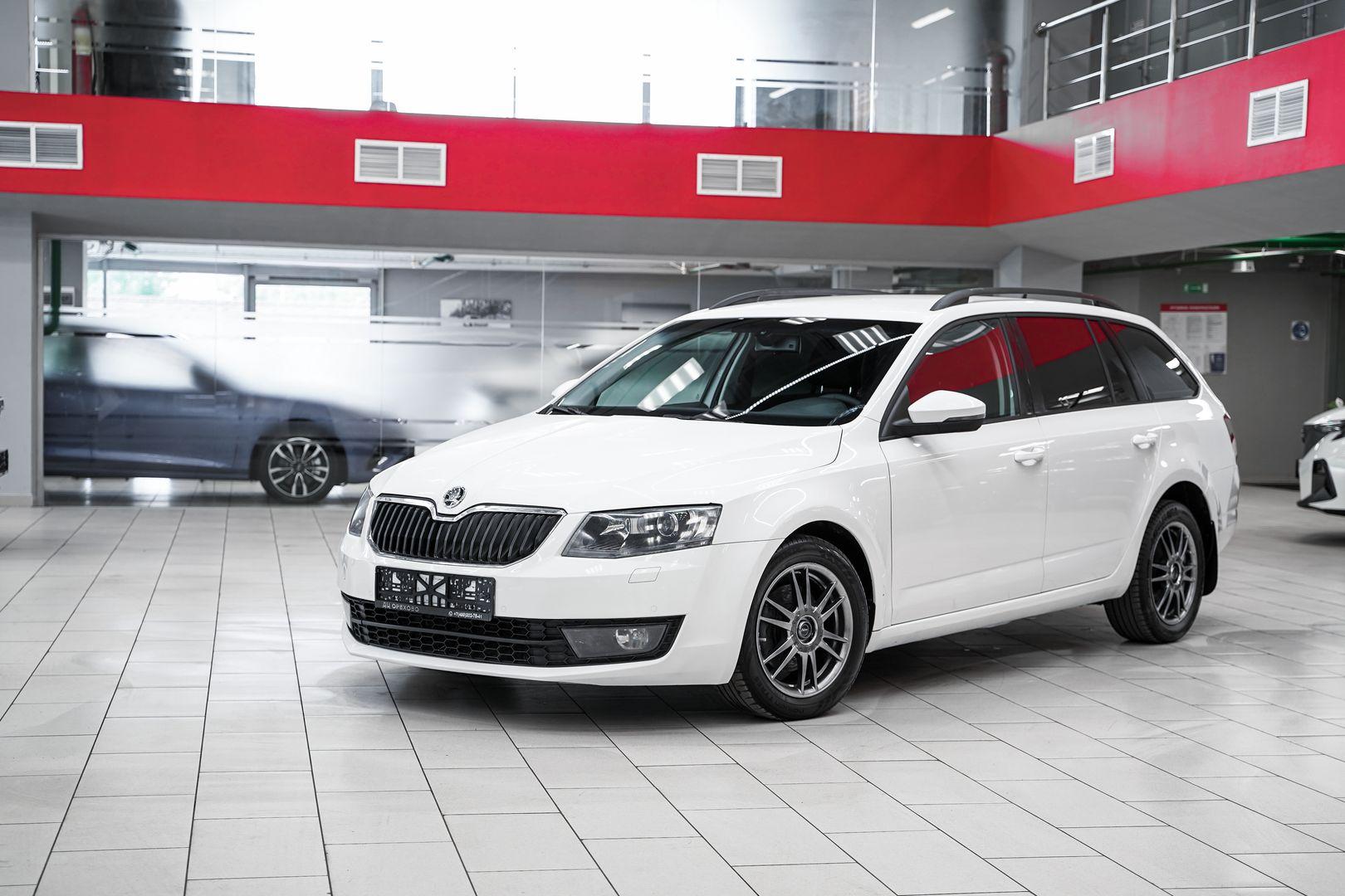 Skoda Octavia 2015, белый, ДЦ Орехово
