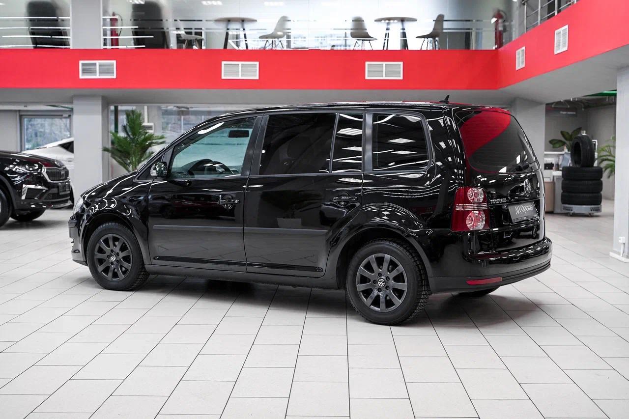 Volkswagen Touran 2008, черный, ДЦ Орехово