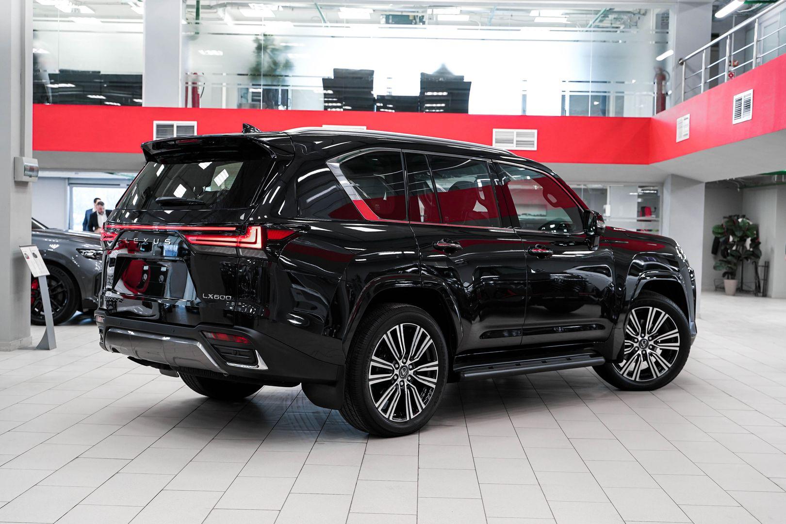 Lexus LX 2024, черный, ДЦ Орехово