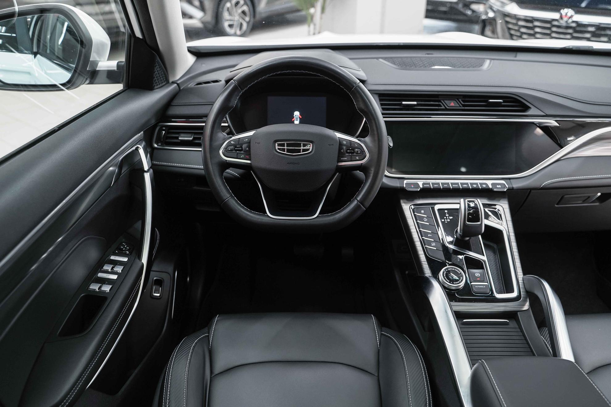 Geely Atlas Pro 2023, белый, ДЦ Орехово