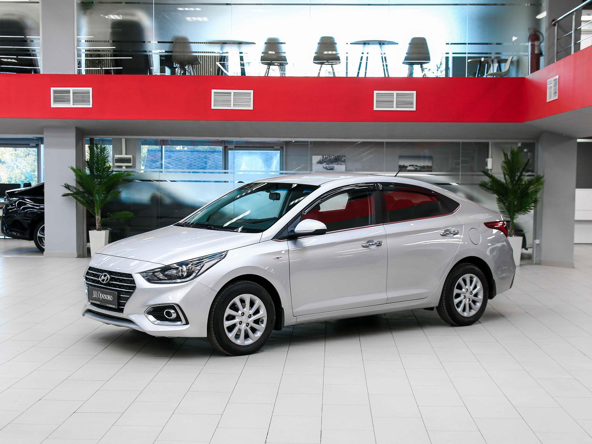 Hyundai Solaris 2017, серебряный, ДЦ Орехово