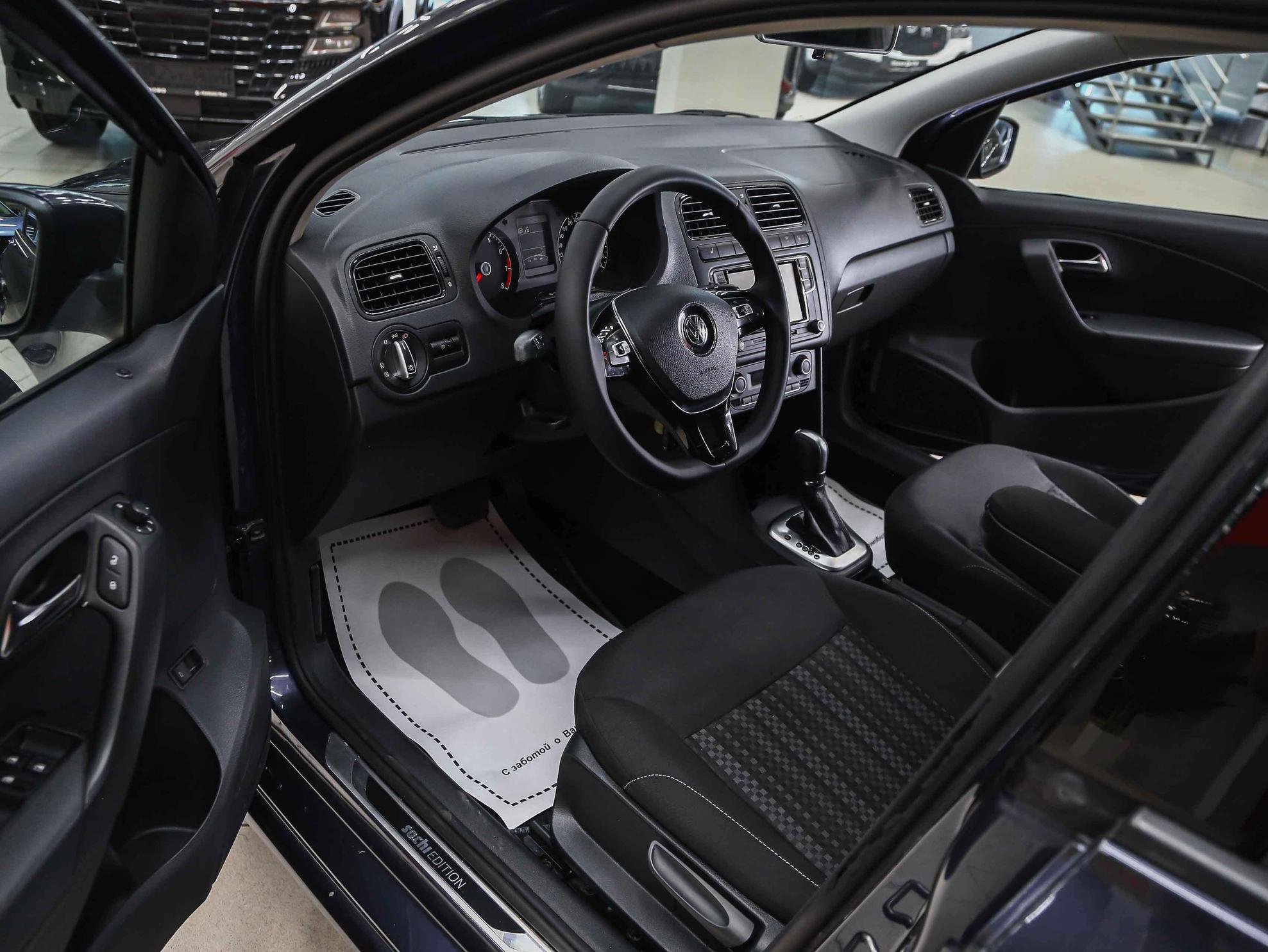Volkswagen Polo 2016, синий, ДЦ Орехово