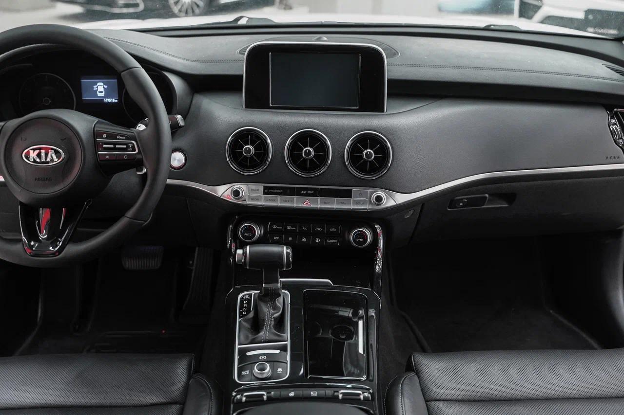 Kia Stinger 2018, белый, ДЦ Орехово