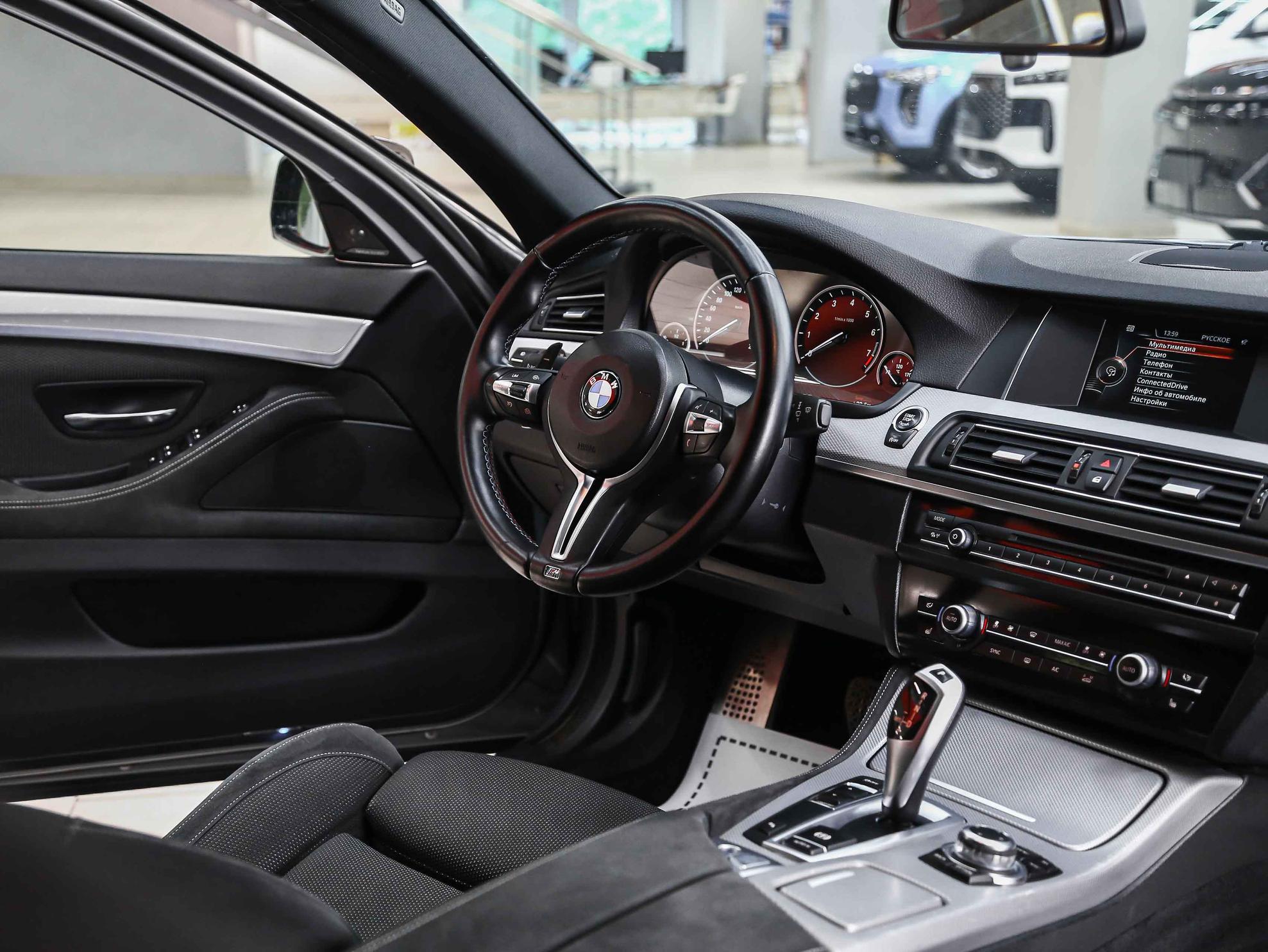 BMW 5 серии 2014, серый, ДЦ Орехово