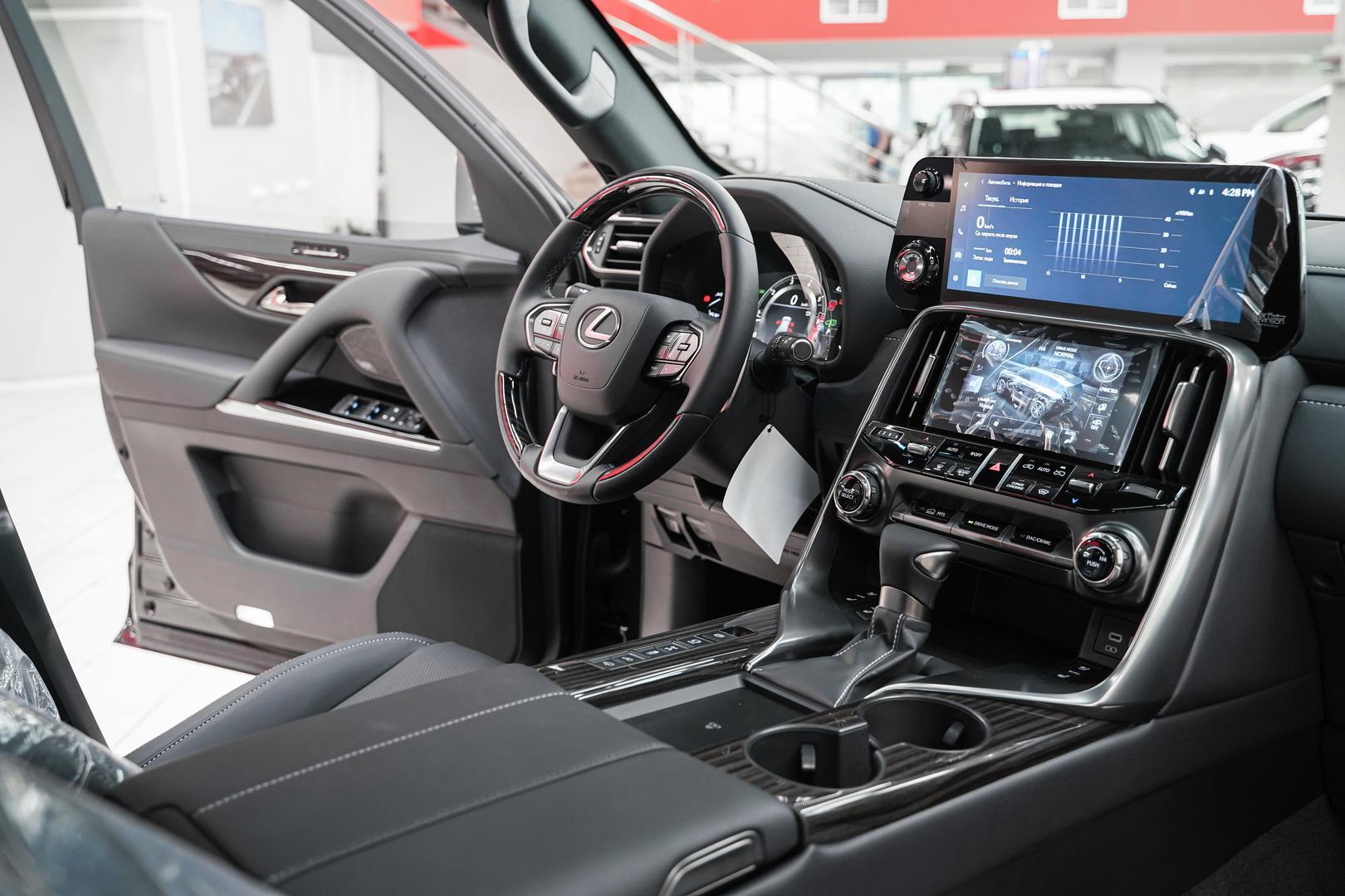 Lexus LX 2024, черный, ДЦ Орехово