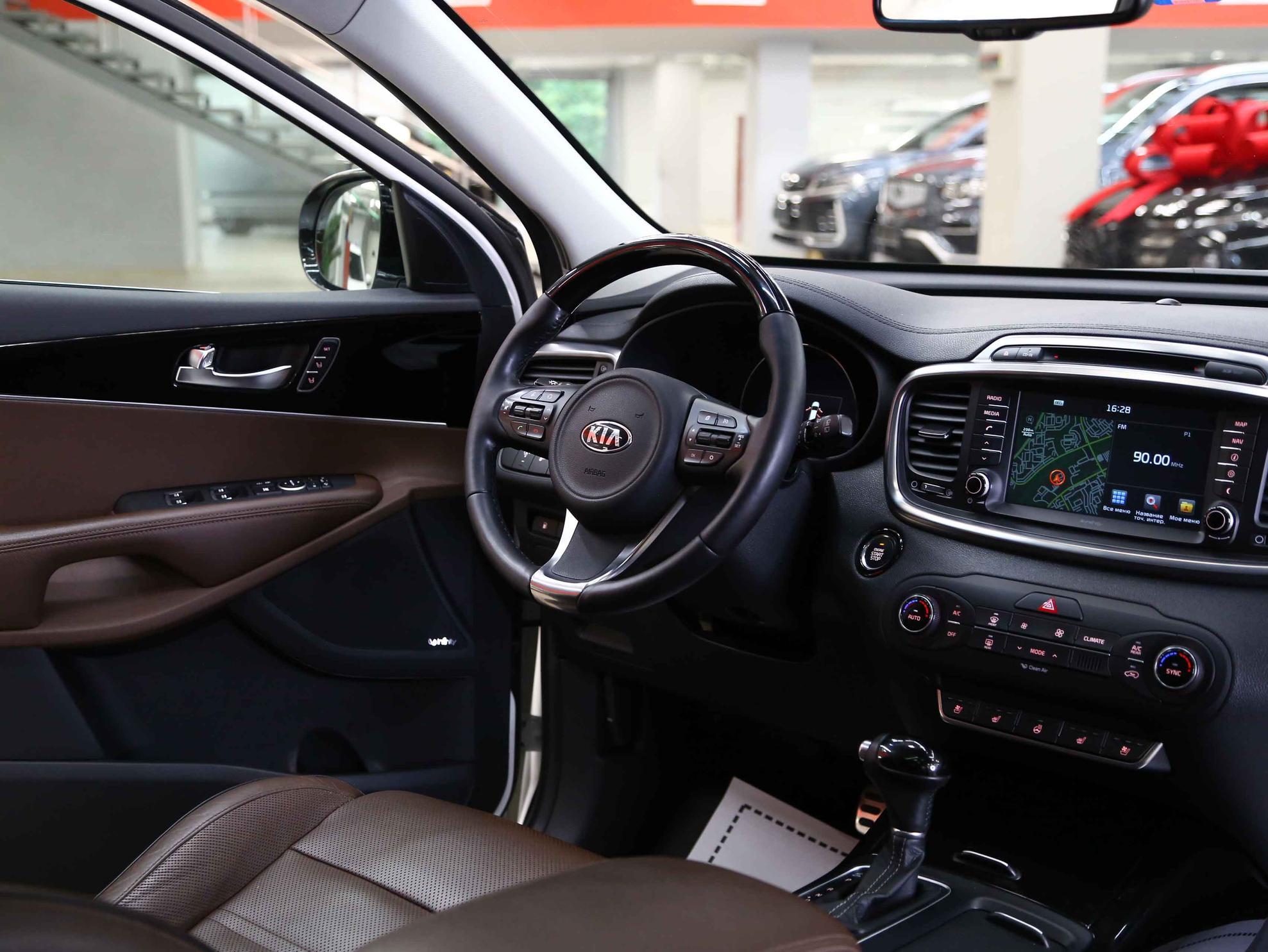 Kia Sorento 2017, белый, ДЦ Орехово