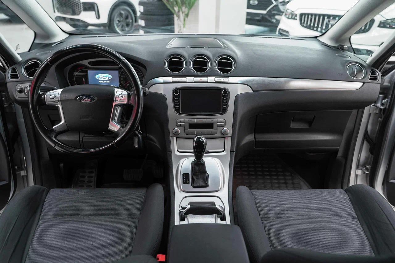 Ford S-MAX 2008, серебряный, ДЦ Орехово