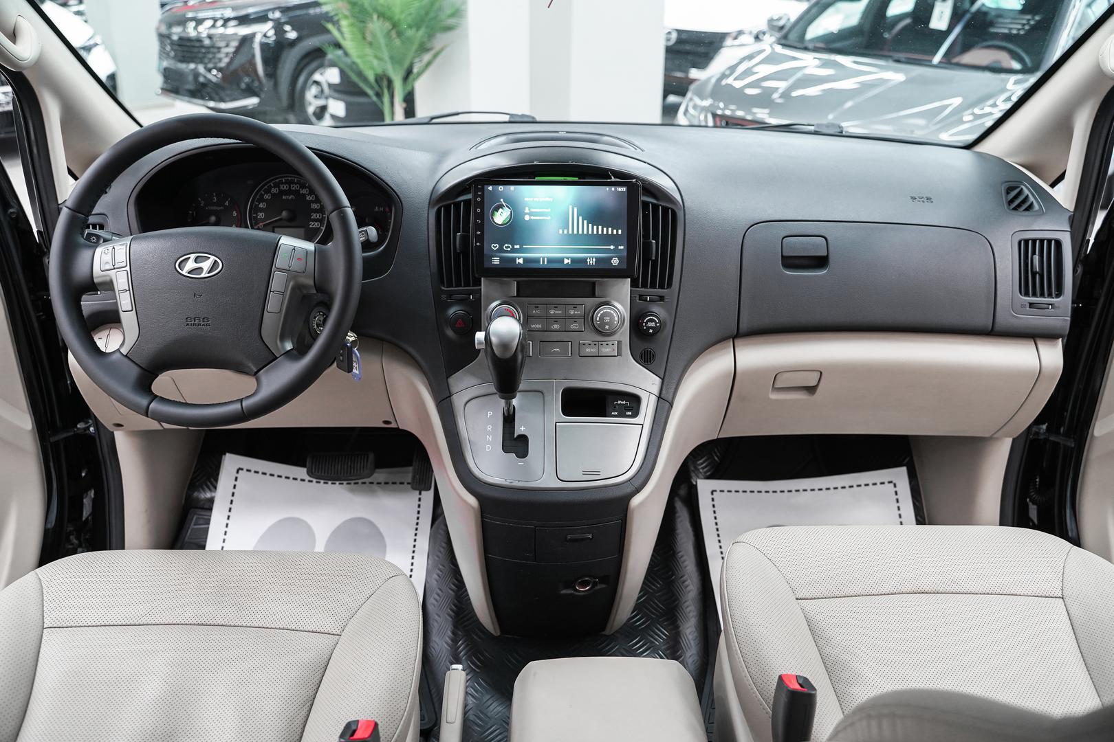 Hyundai Grand Starex 2011, черный, ДЦ Орехово