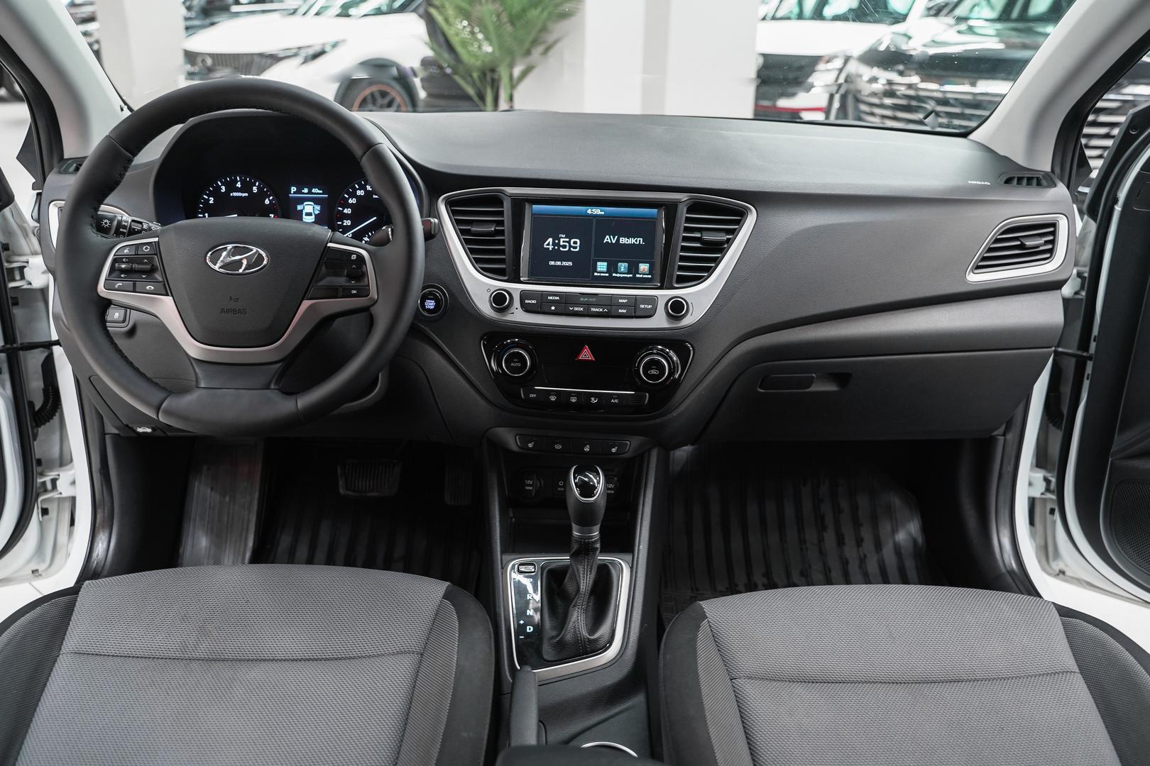 Hyundai Solaris 2017, белый, ДЦ Орехово