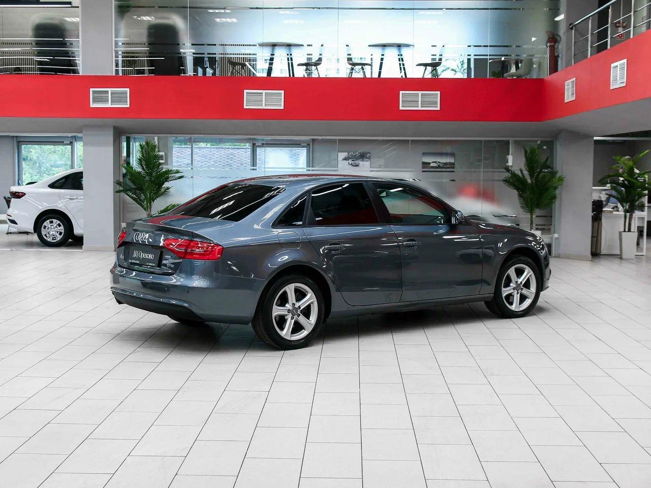 Audi A4 2014, серый, ДЦ Орехово