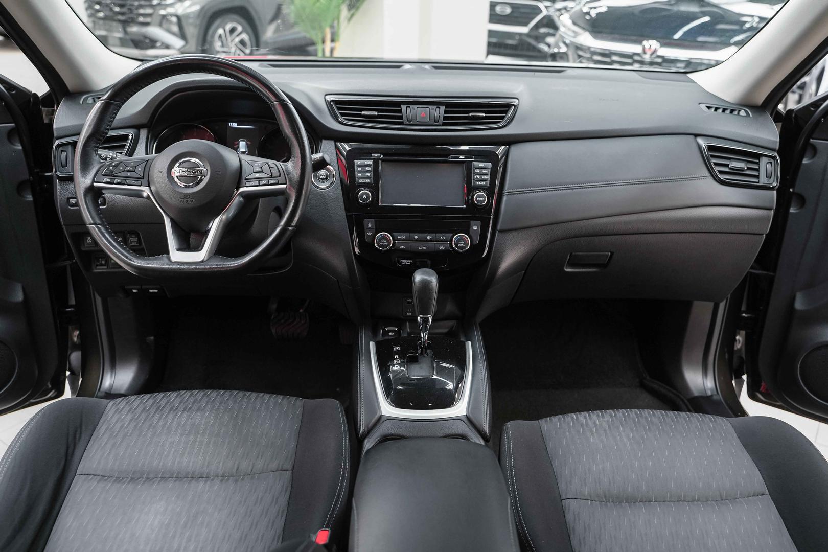 Nissan X-Trail 2019, зеленый, ДЦ Орехово