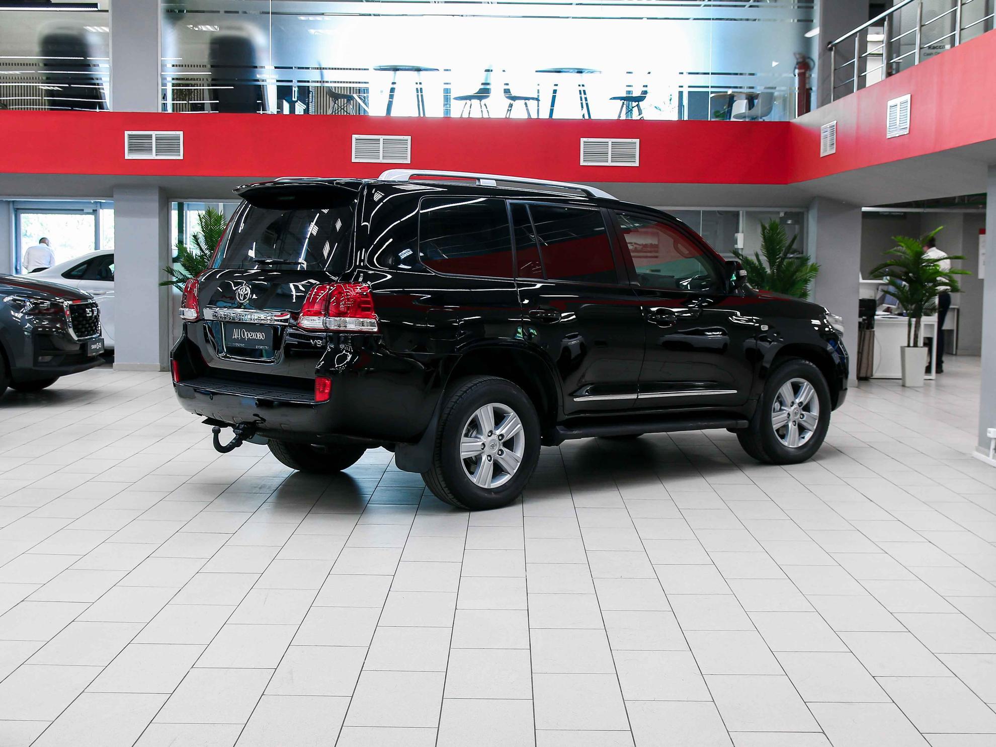 Toyota Land Cruiser 2011, черный, ДЦ Орехово