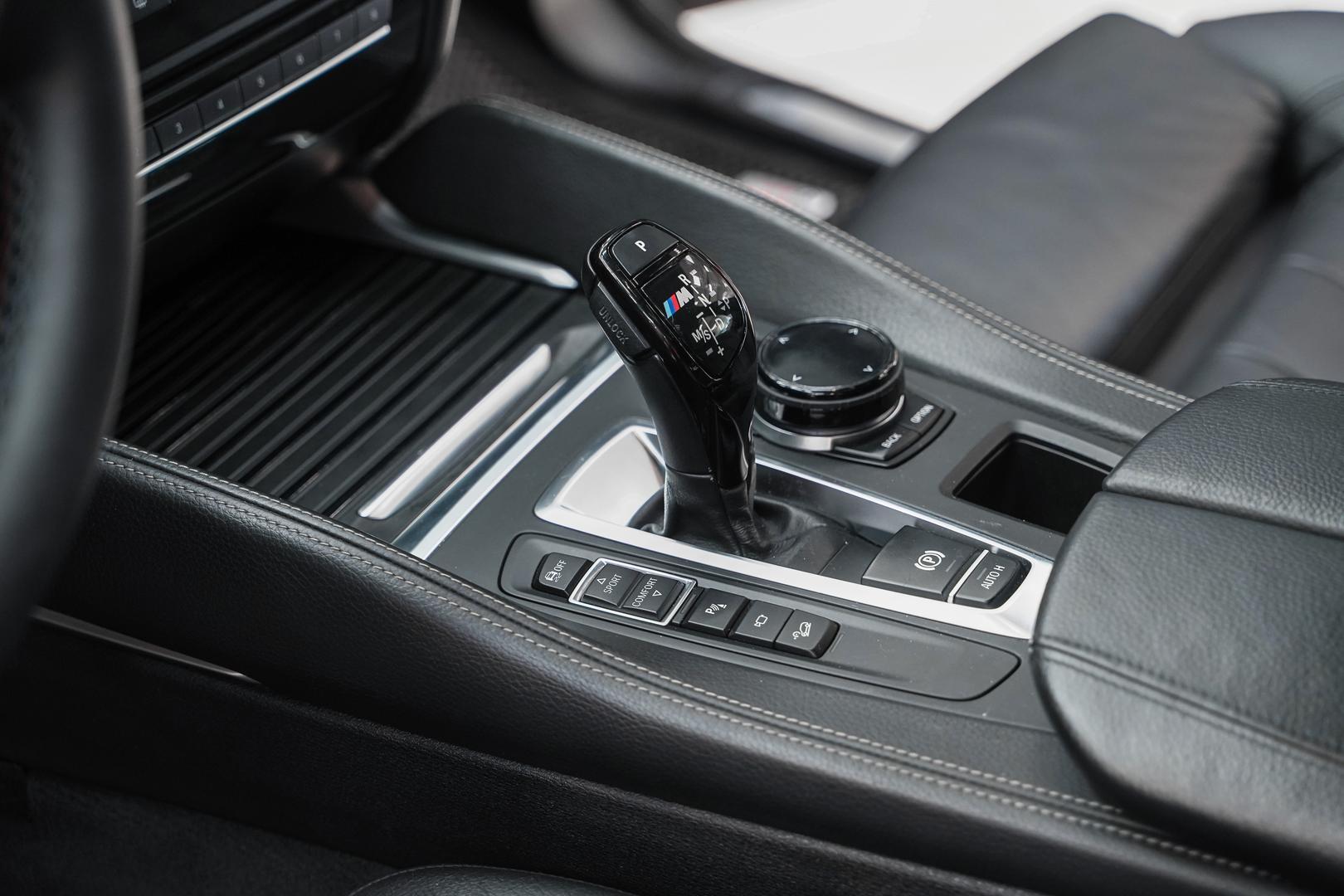 BMW X5 2015, черный, ДЦ Орехово