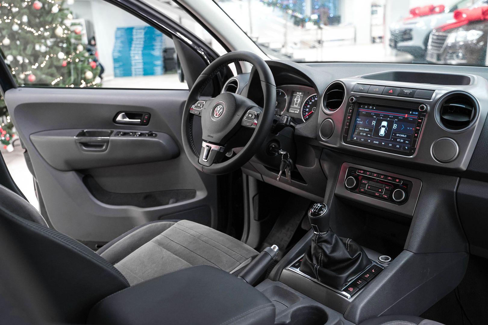 Volkswagen Amarok 2013, черный, ДЦ Орехово