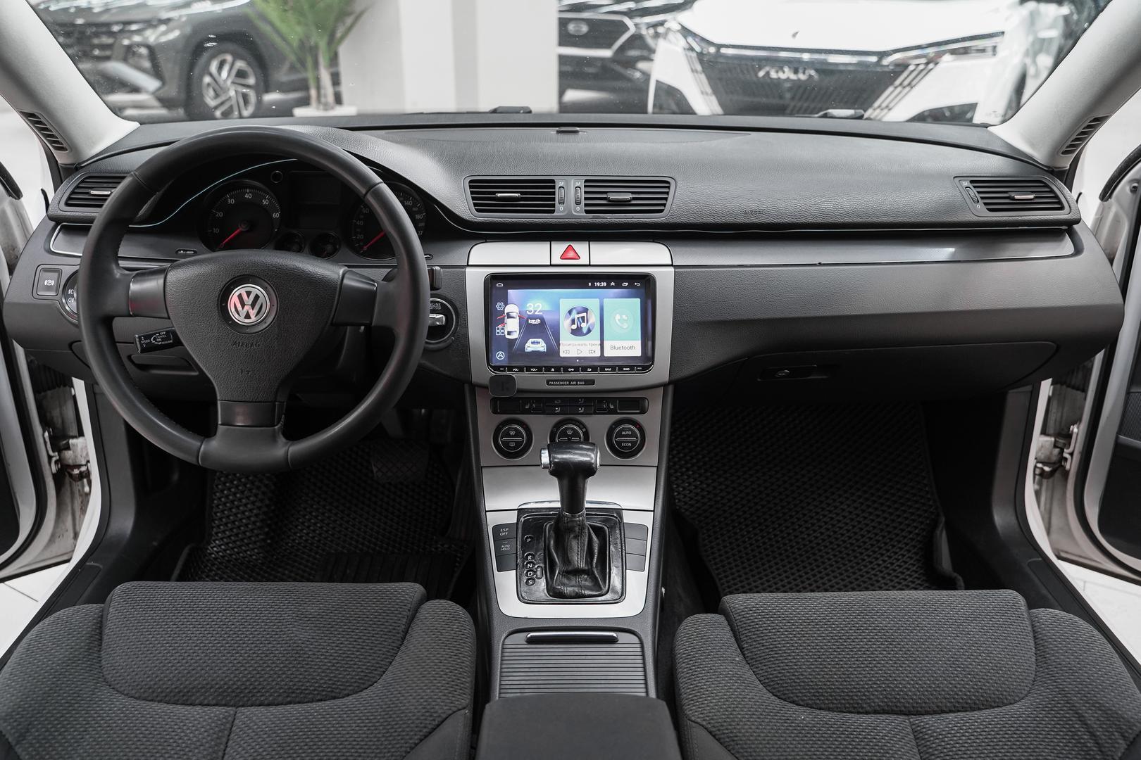 Volkswagen Passat 2007, белый, ДЦ Орехово