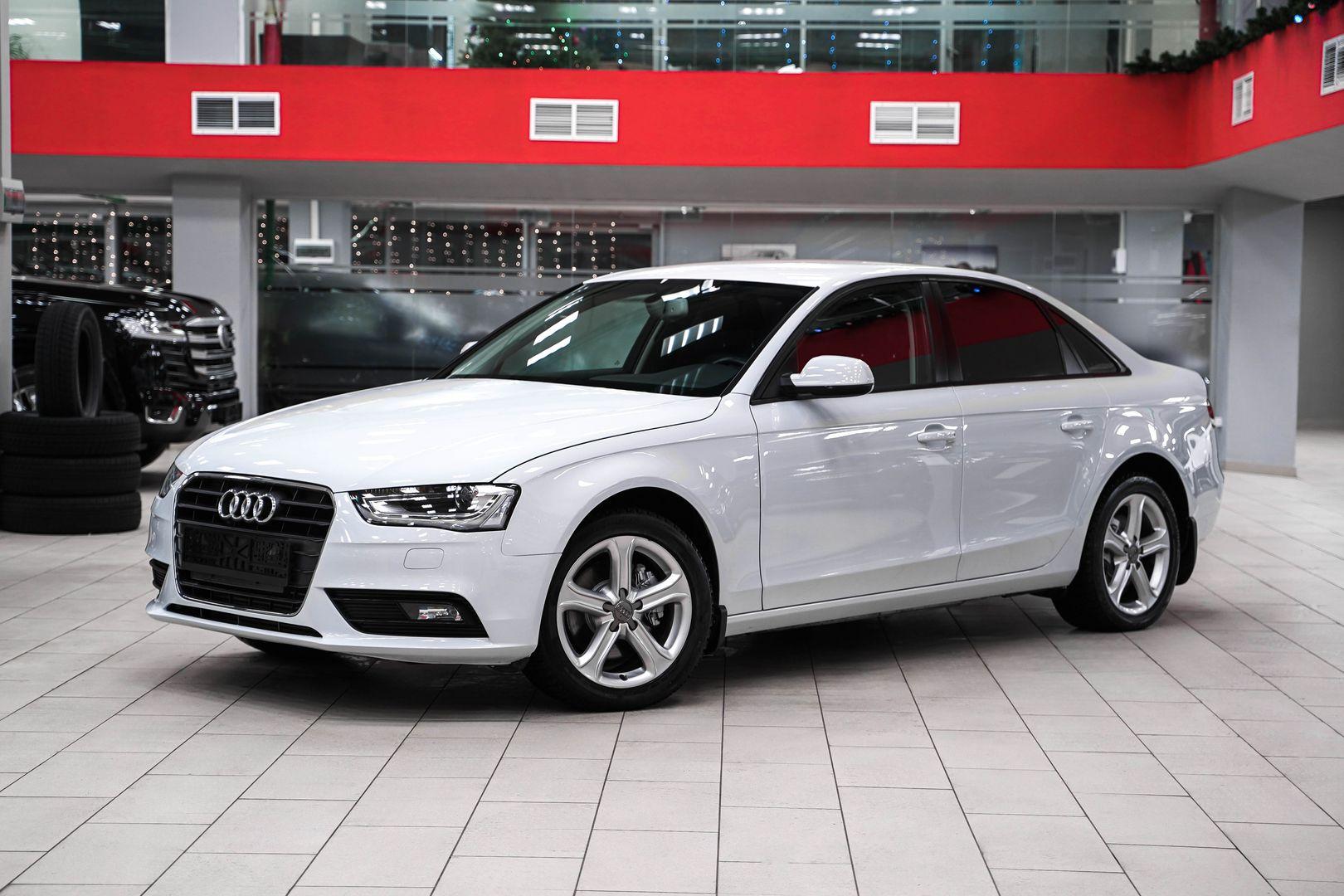 Audi A4 2015, белый, ДЦ Орехово