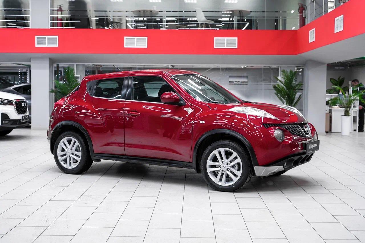 Nissan Juke 2014, красный, ДЦ Орехово