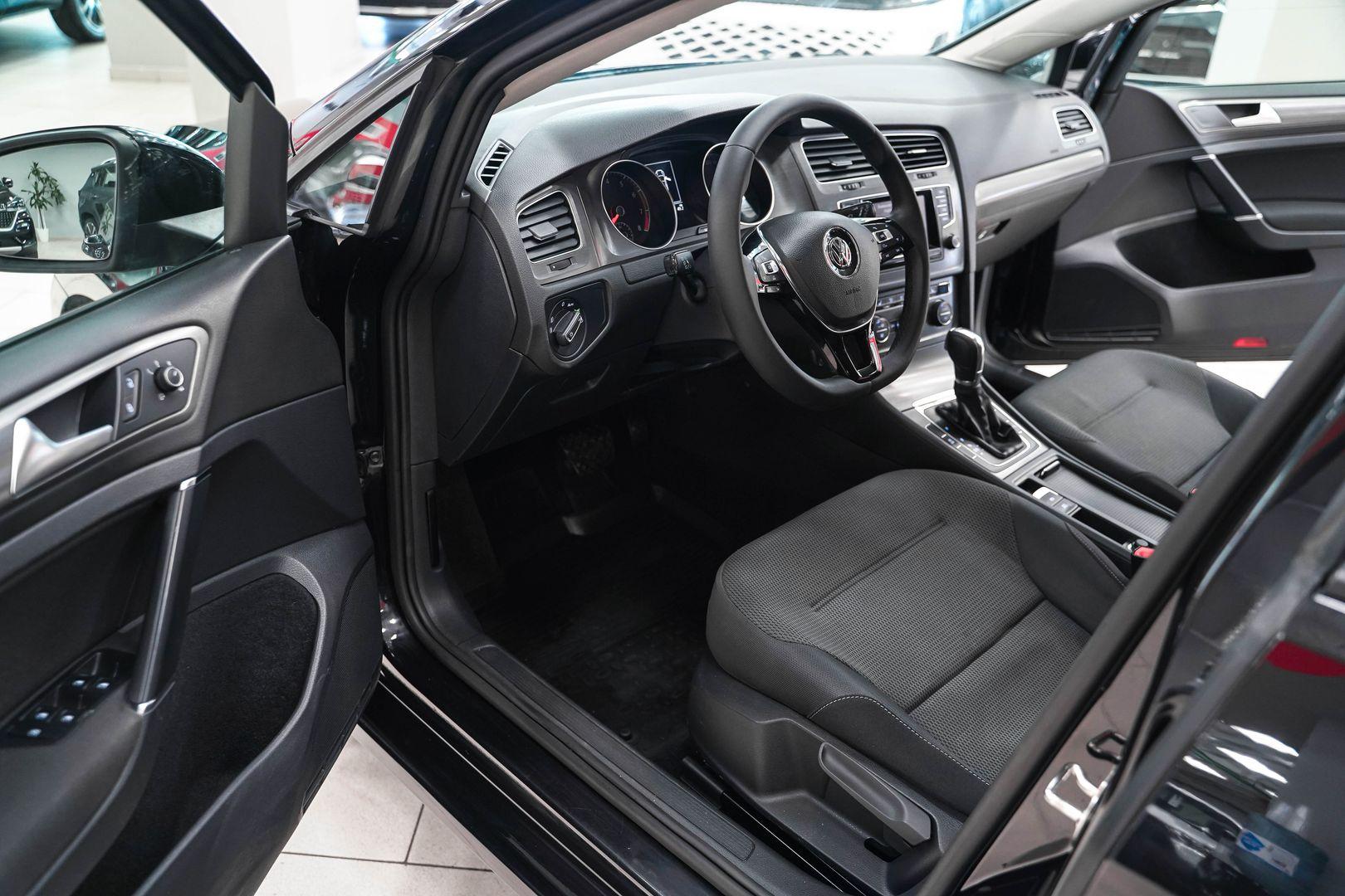 Volkswagen Golf 2013, черный, ДЦ Орехово
