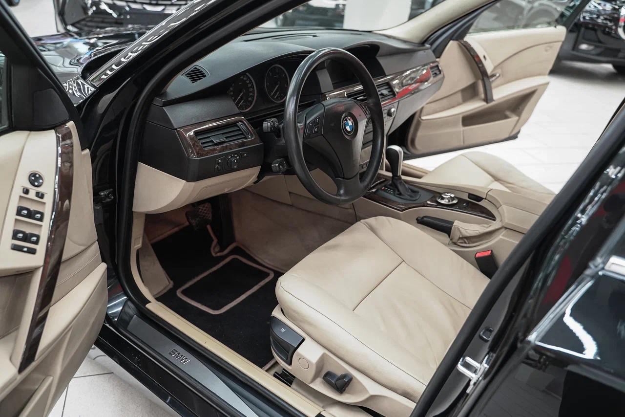 BMW 5 серии 2005, черный, ДЦ Орехово