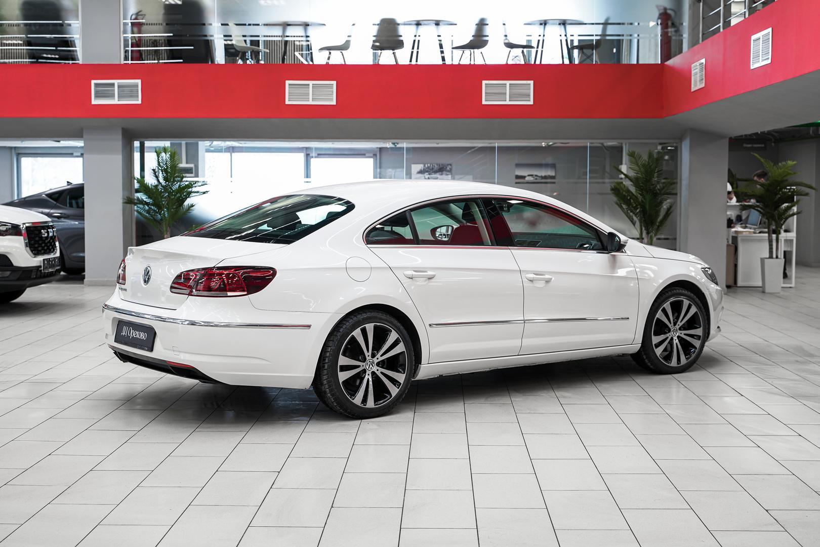 Volkswagen Passat CC 2012, белый, ДЦ Орехово